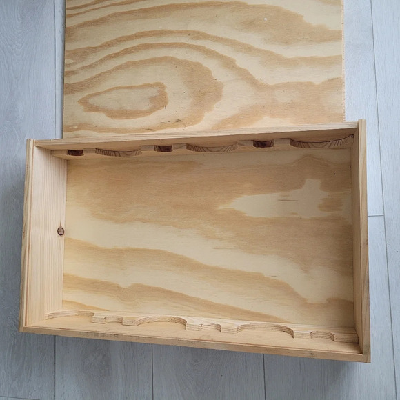 Empty Premium Wine Crate Box - Maison Louis Latour - French Winery - Picture 5 of 10